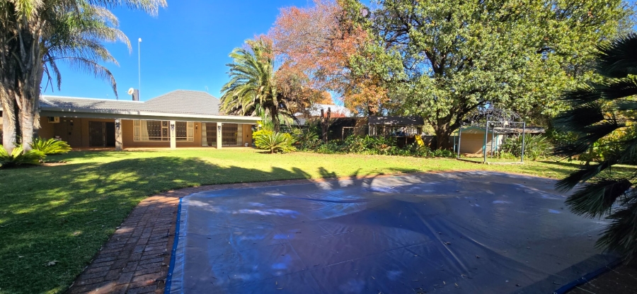 5 Bedroom Property for Sale in Stilfontein Ext 4 North West